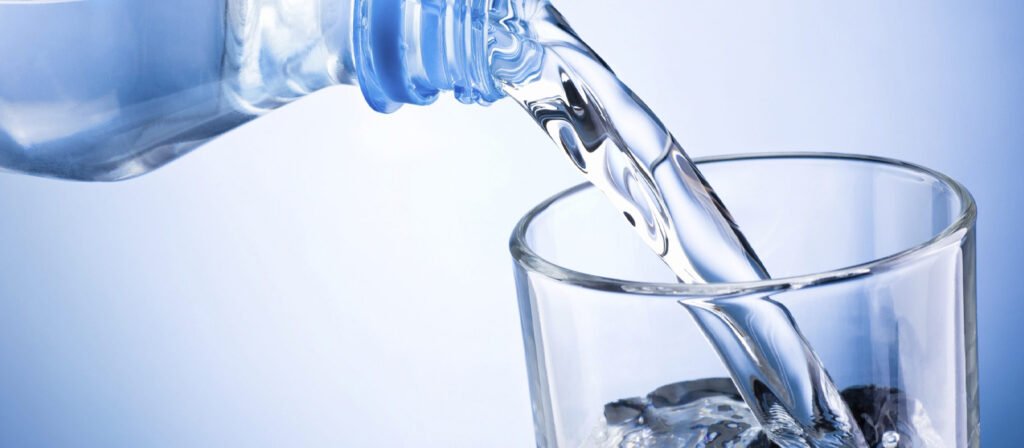 Água Destilada e Água Deionizada - Para que serve e como obter