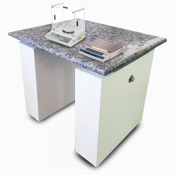 Mesa de Pesagem Antivibratória - Com Tampa de Granito - Base de concreto com fórmica texturizada - Modelo MAV-900