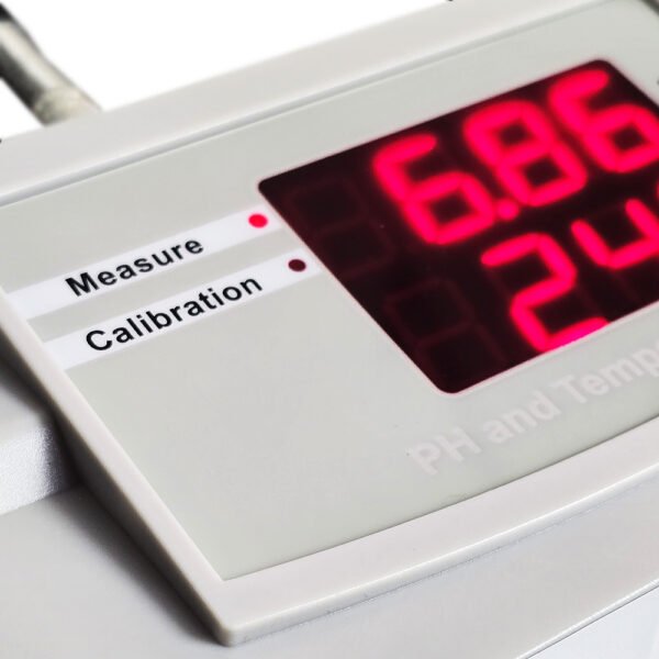 Medidor de pH de Bancada - Faixa 0,00 a 14,00 pH - Faixa de Temperatura 0 a 100°C - Com Compensação Automática de Temperatura - Modelo SP-PH/14ATC - SPLABOR - Imagem 15