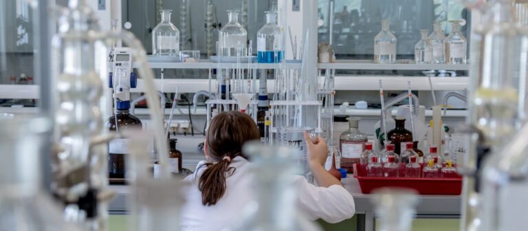 Indicadores para gestão da qualidade em laboratórios acadêmicos (1600 x 700 px) (1)