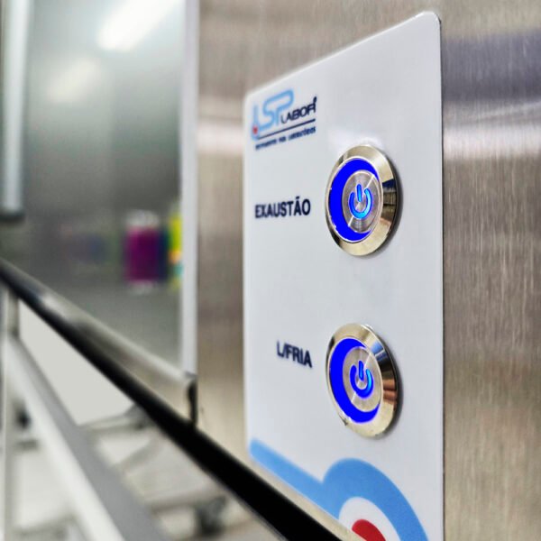 Capela de Exaustão de Gases em Aço Inox com Porta de Vidro - Dimensões Externas (LxPxA) 150 x 56,5 x 102 cm (GRANDE) - Modelo SP-150N-I - SPLABOR - Imagem 9