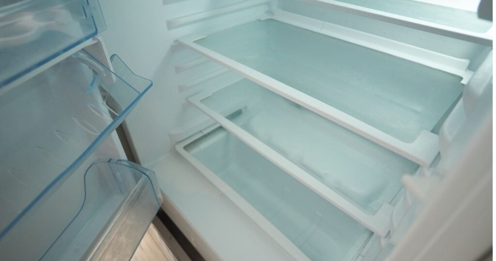 Qual a diferença entre geladeira científica e geladeira doméstica