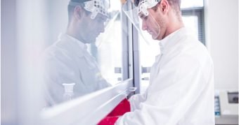 7 Erros no Uso da Capela de Fluxo Laminar e Como Evitar 1