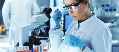 Como é o Funcionamento de Um Microscópio