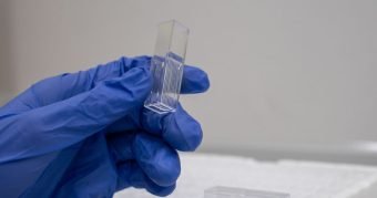 Diferença entre Espectrofotômetro e Colorímetro no Laboratório