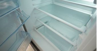 Qual a diferença entre geladeira científica e geladeira doméstica